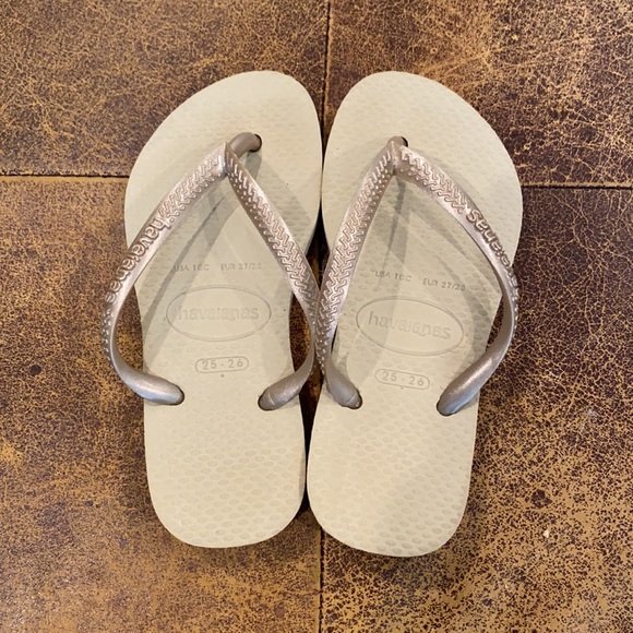 3 FOR $30 - EUC Sand/Light Gold Havaianas Slim Flip Flops - Size 25-26 (US 10C) - Picture 3 of 5